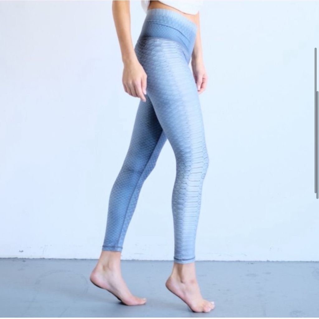 Niyama Sol - Eucalyptus Diamondback Blue Leggings